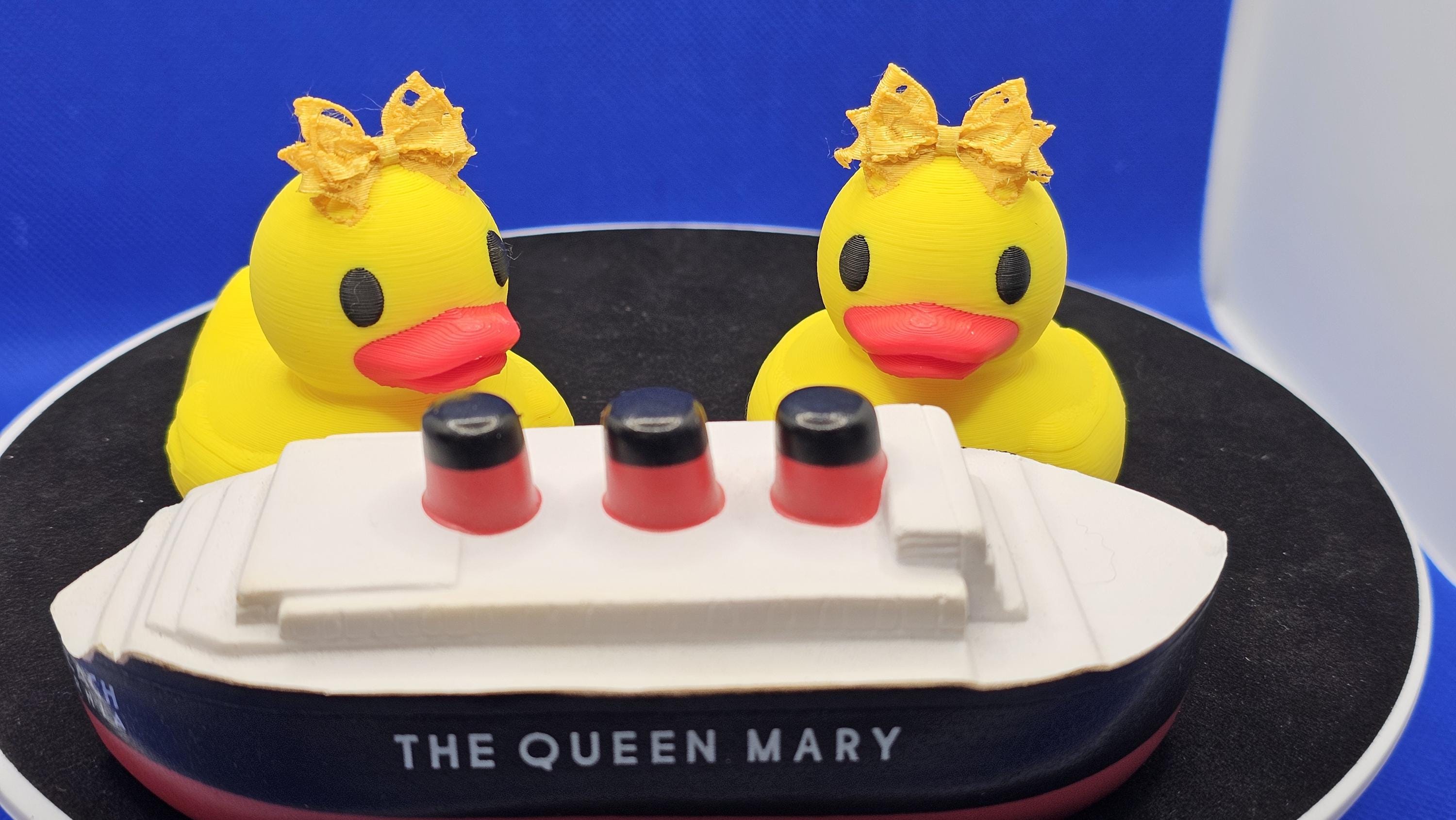 3D Printed Duck with a small Bow – Cruise Duck Hunt Collectible Toy