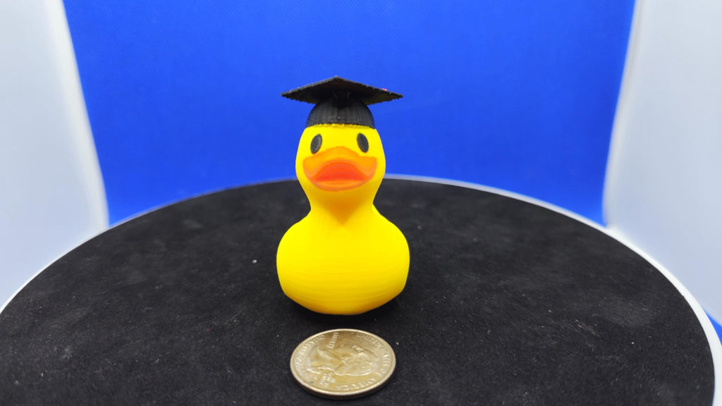 2026 Graduation Duck Figurine – Mini Grad Duck with Cap for Cruise Hunt