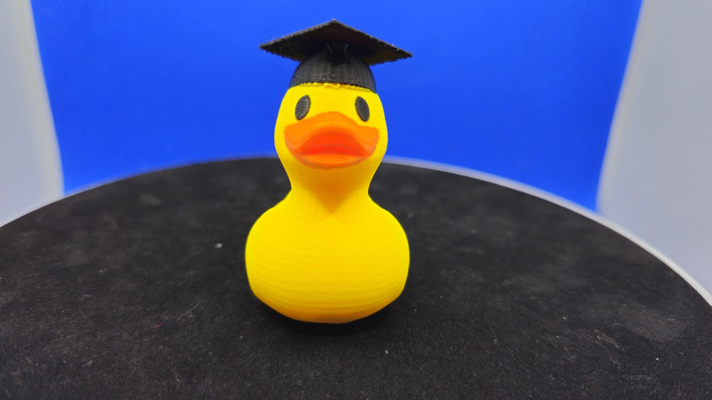 2026 Graduation Duck Figurine – Mini Grad Duck with Cap for Cruise Hunt