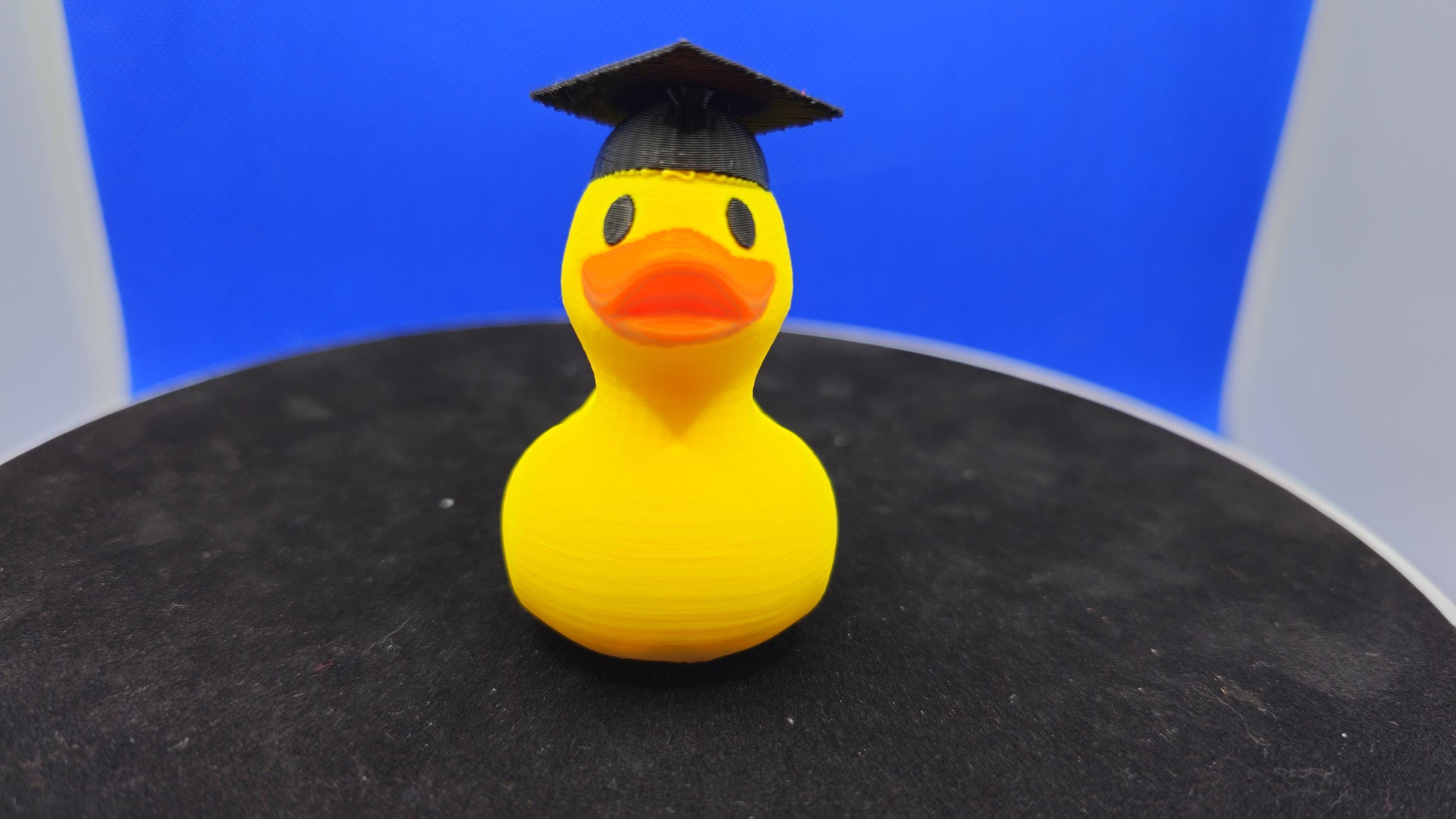 2026 Graduation Duck Figurine – Mini Grad Duck with Cap for Cruise Hunt