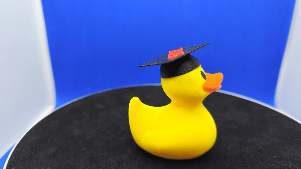 2026 Graduation Duck Figurine – Mini Grad Duck with Cap for Cruise Hunt