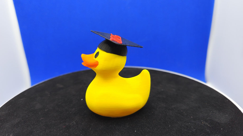 2026 Graduation Duck Figurine – Mini Grad Duck with Cap for Cruise Hunt