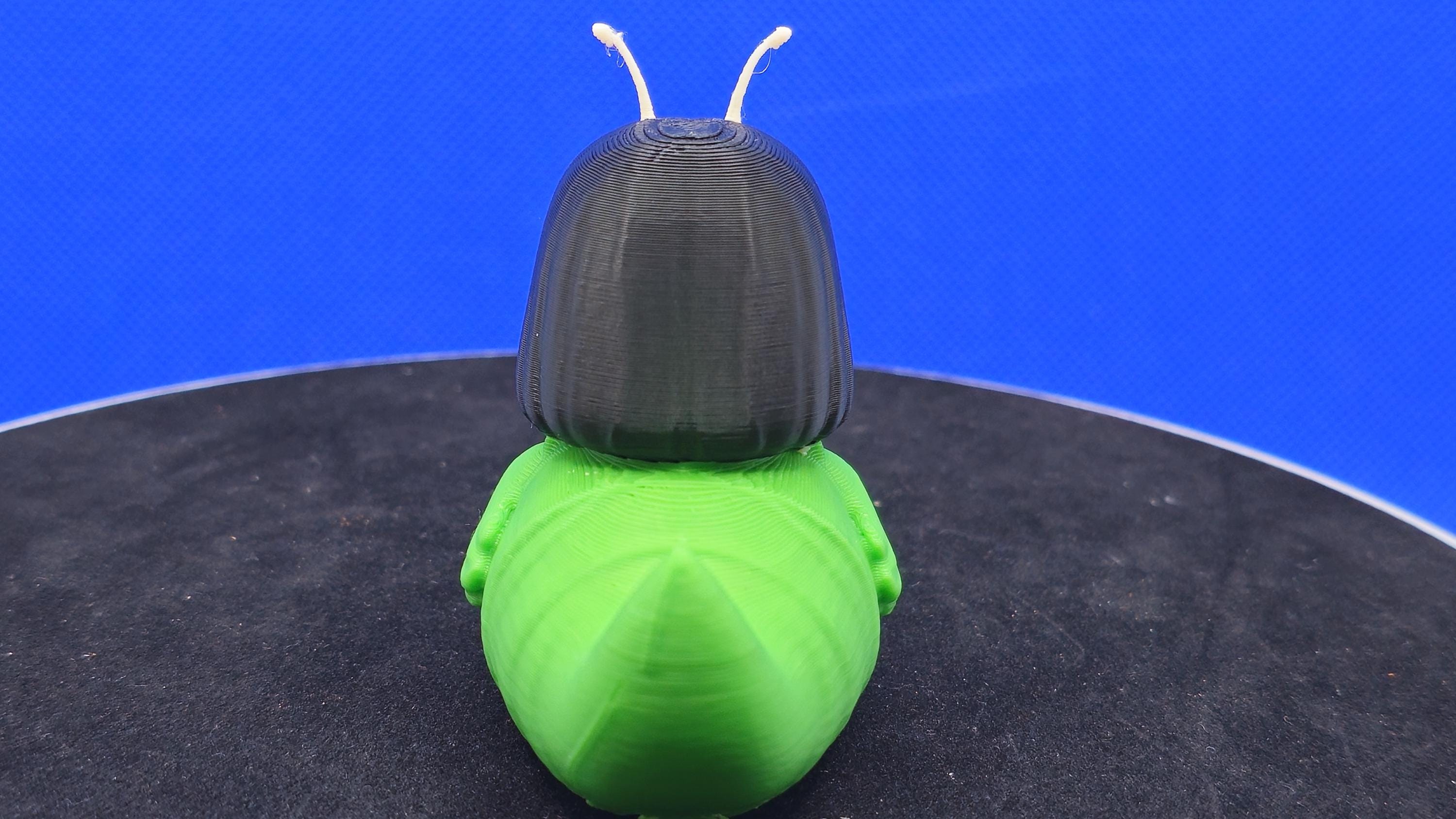 Mantis‑Style Duck – Empath Alien Mini Duck – 3D Printed Cruise Duck Hunt Collectible – Space Hero Gift – Green Sci‑Fi Duck
