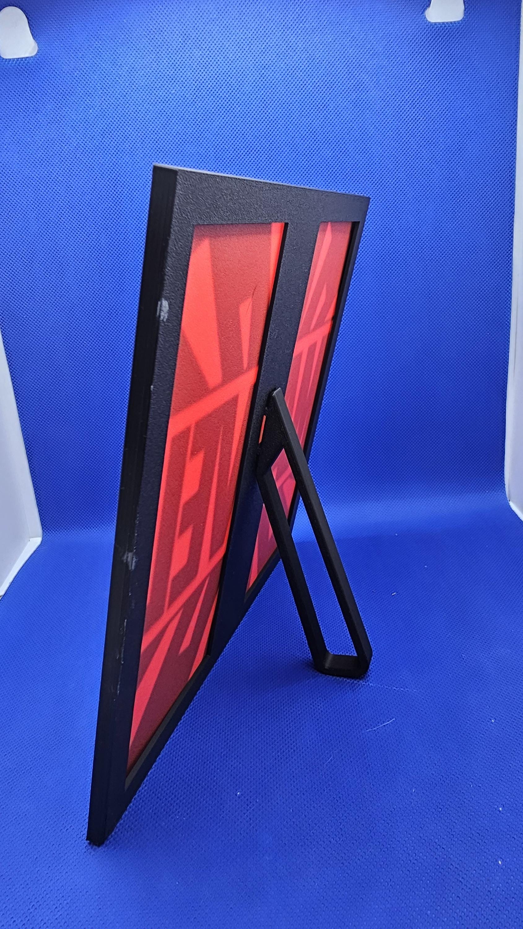 Comic Burst Logo Sign – Red & White Wall Art | 3D Printed Decor