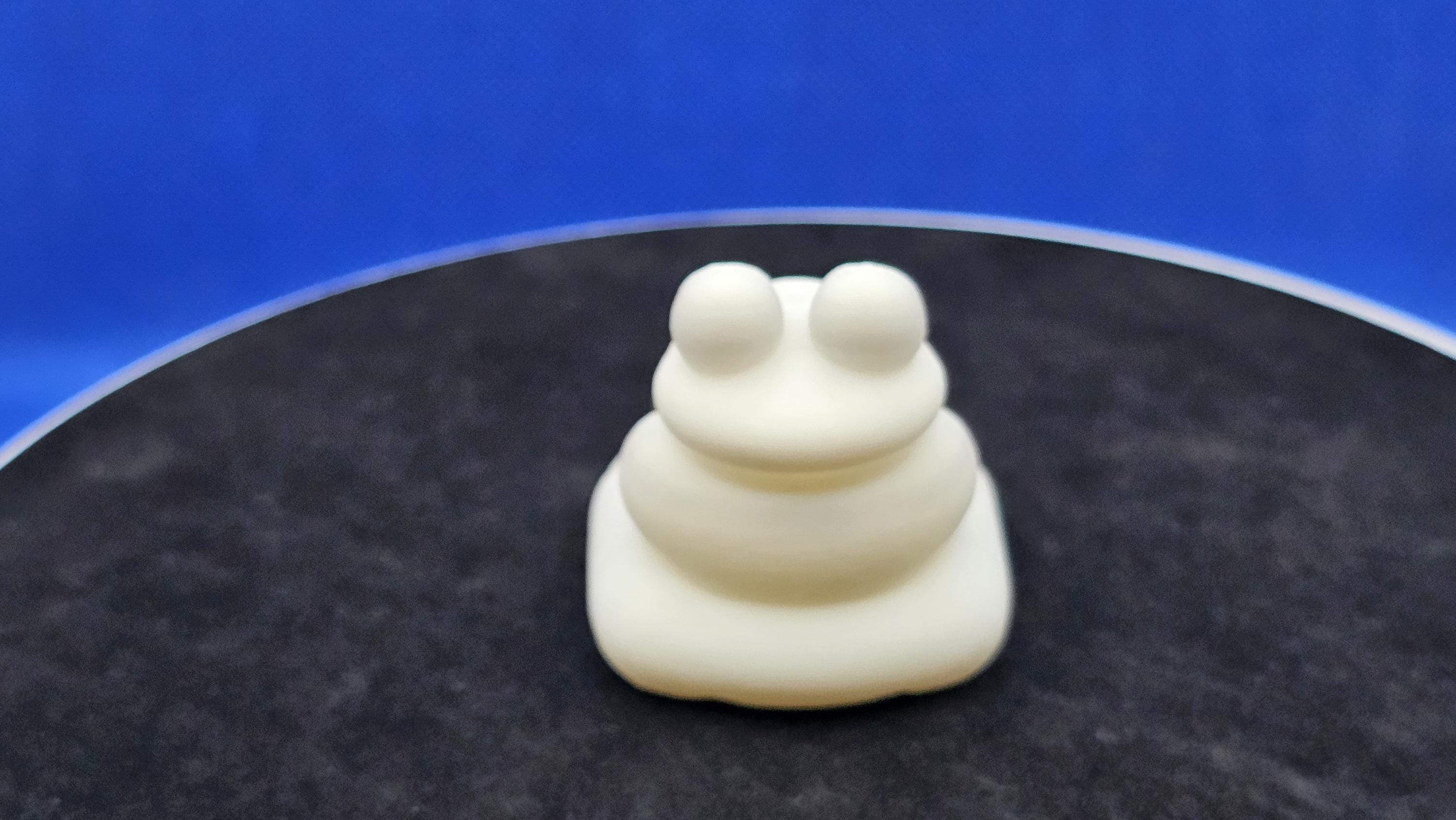 Towel Animal Frog Holding a Duck – Cute Cruise‑Style 3D Printed Display