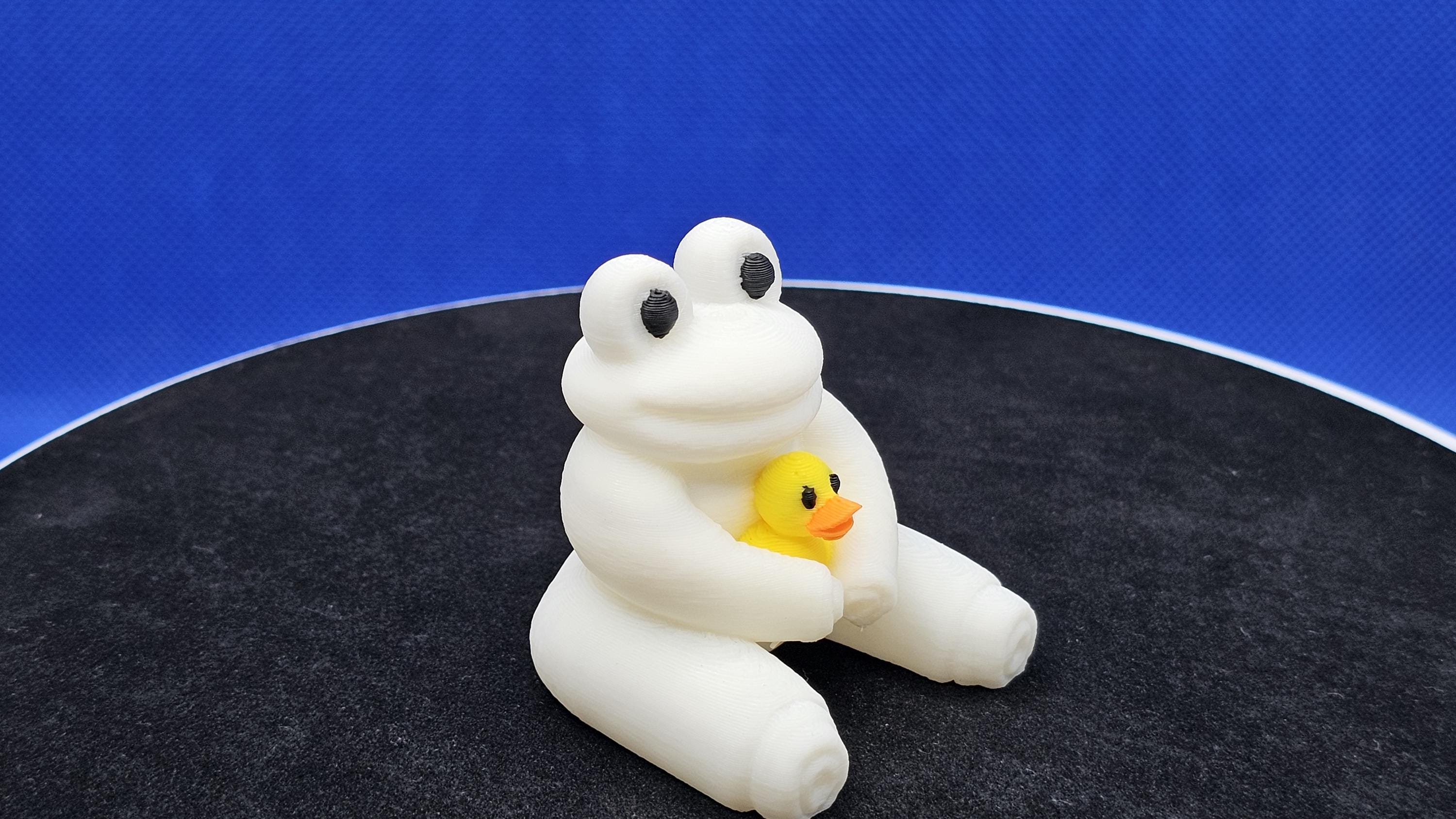 Towel Animal Frog Holding a Duck – Cute Cruise‑Style 3D Printed Display