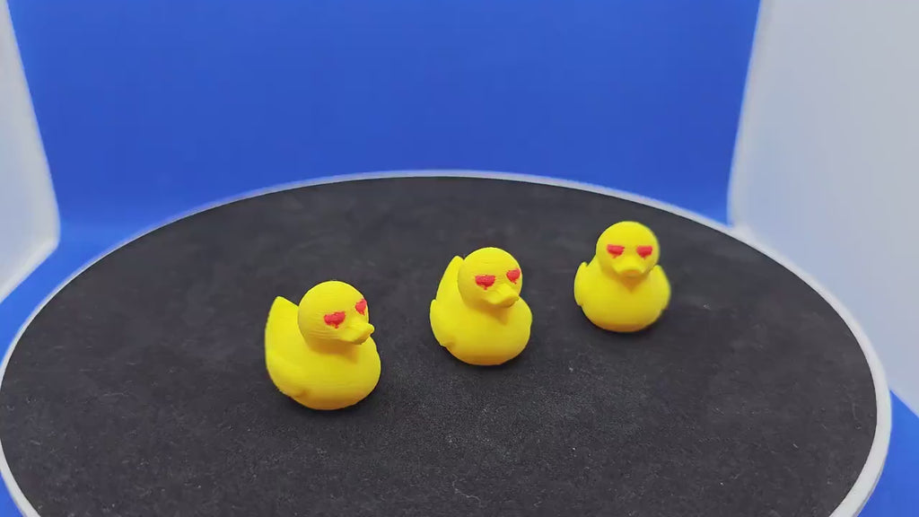 Heart Eyes Duck Mini Figurine – Valentine Cruise Duck Decor